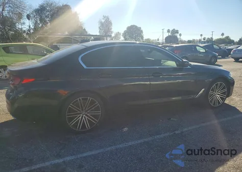 2021 BMW 530 Xi z USA, uszkodzony, nr VIN WBA13BJ00MCF62300